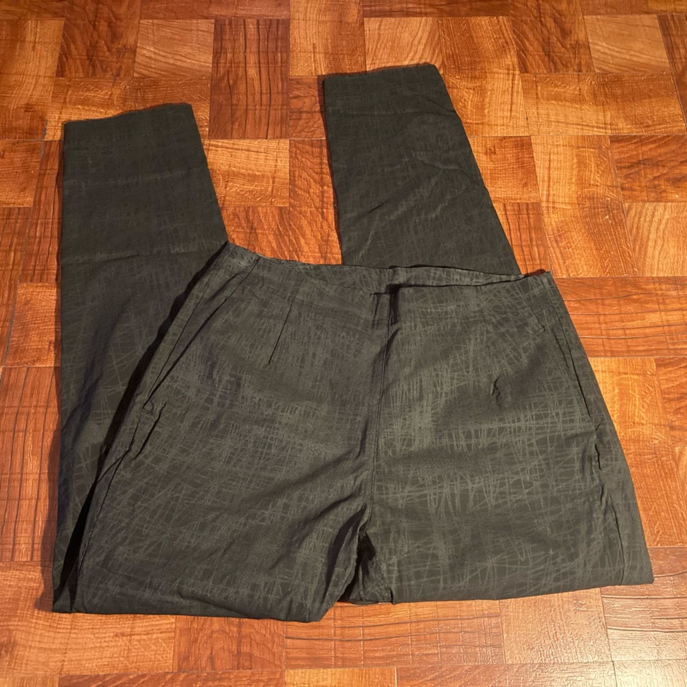 Straight Leg Pull-On Pants in Olive Green